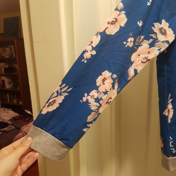 Floral Sweatshirt - Picture 3 of 4